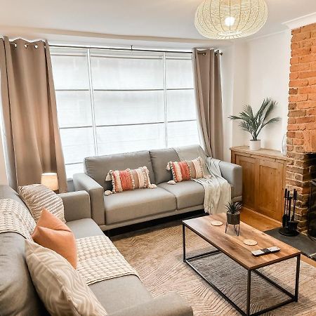 3 Bedroom Home Close To Town Centre With Wifi & Garden Роял-Танбридж-Веллс Екстер'єр фото