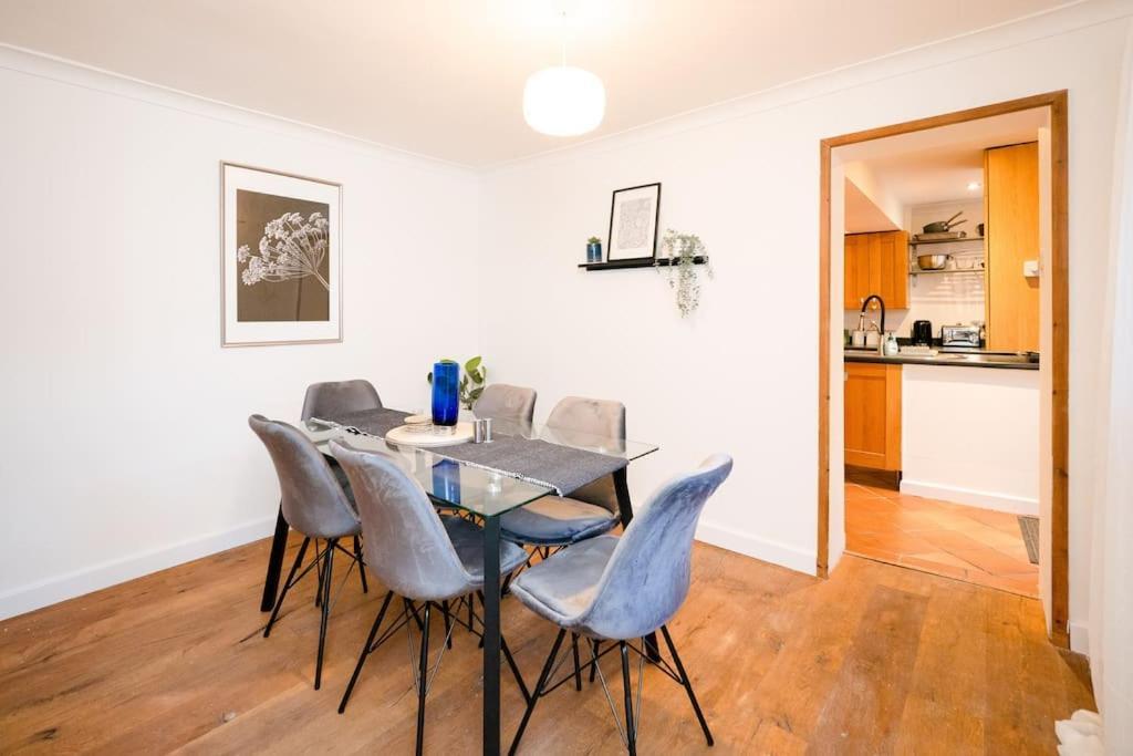 3 Bedroom Home Close To Town Centre With Wifi & Garden Роял-Танбридж-Веллс Екстер'єр фото