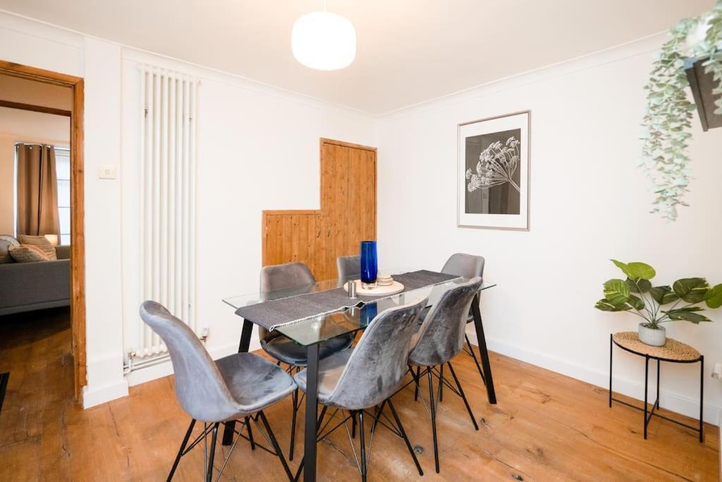 3 Bedroom Home Close To Town Centre With Wifi & Garden Роял-Танбридж-Веллс Екстер'єр фото