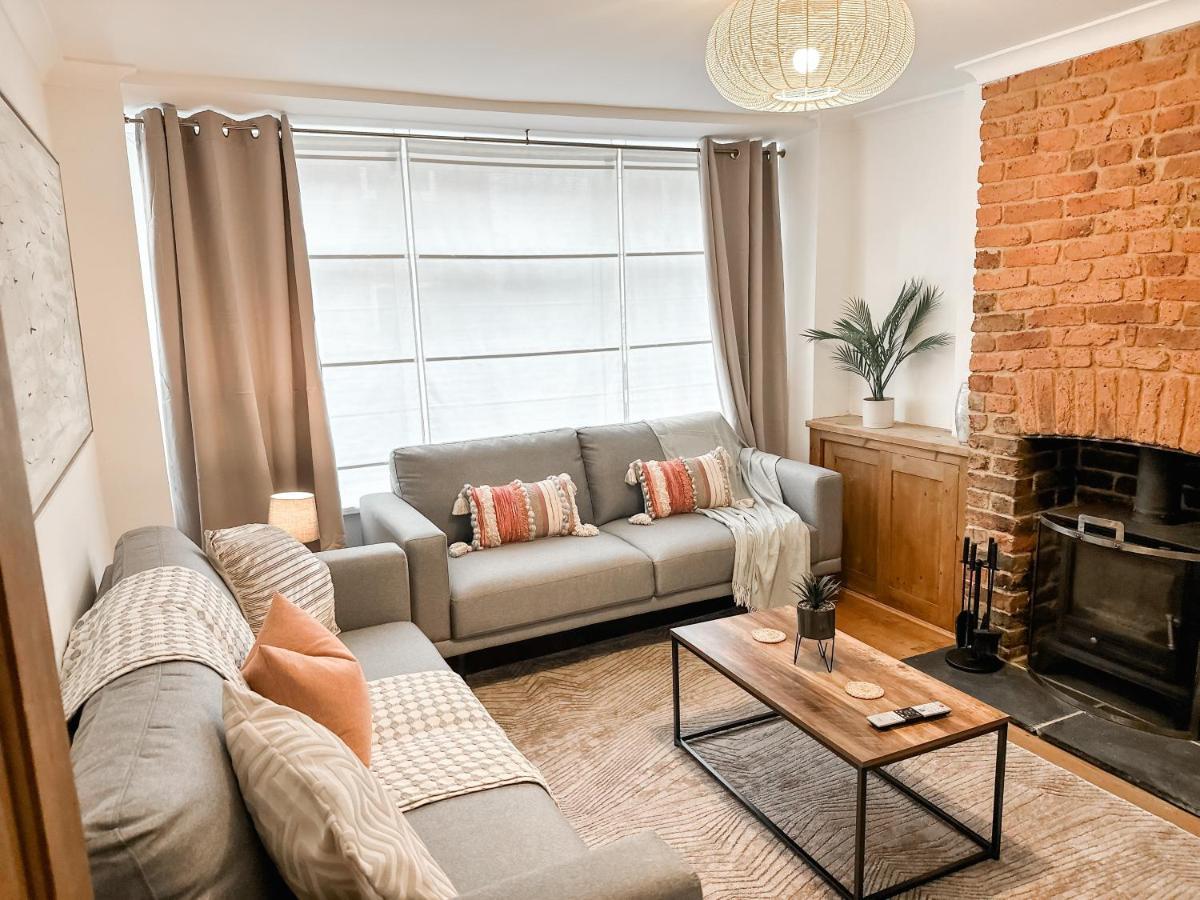 3 Bedroom Home Close To Town Centre With Wifi & Garden Роял-Танбридж-Веллс Екстер'єр фото