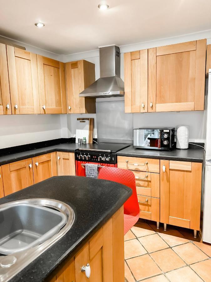 3 Bedroom Home Close To Town Centre With Wifi & Garden Роял-Танбридж-Веллс Екстер'єр фото